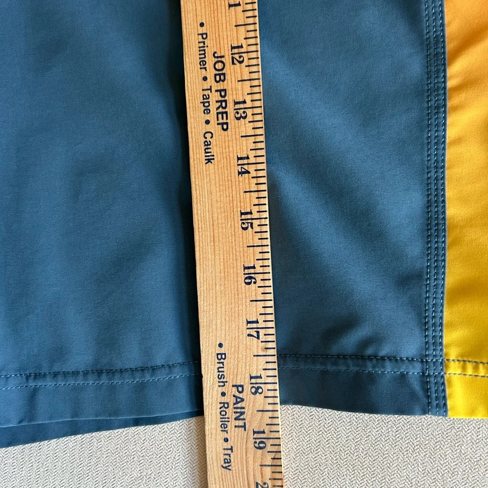 VISSLA‎ BoardShorts / Swim Shorts Men’s Size 38